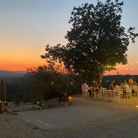 مزرعة للإقامة La Quercia Bella